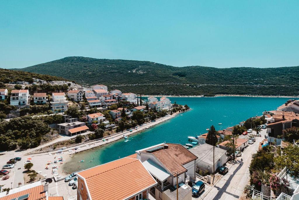 Villa Tiha Luka เนอุม ภายนอก รูปภาพ